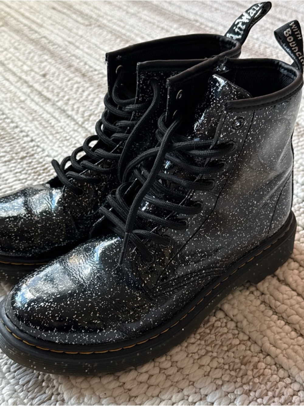 Girl’s Doc Martens Youth Glitter Lace Up Boots 1460 J Black–Cosmic Glitter US 4 - Picture 4 of 10